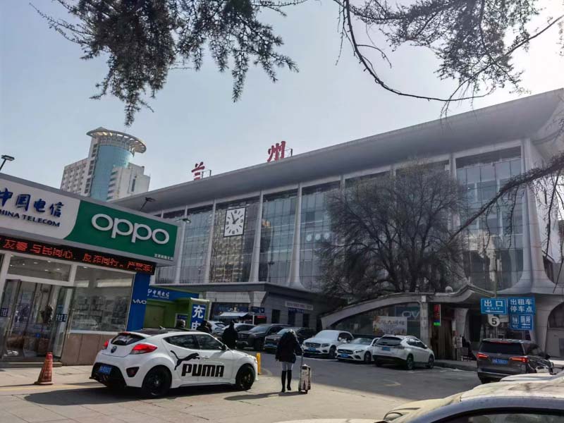 询律师时必须要缴纳律师费用吗？上海法律顾问告诉你答案